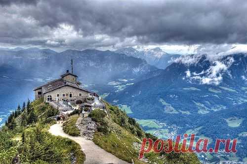 Eagles nest, Germany-Here we were atop this mountain with this gorgeous view and all Stephen wanted to do was "talk" on the pretend phone that was set up by a monument-kids!!  |  Найдено на сайте travelodestination.com.