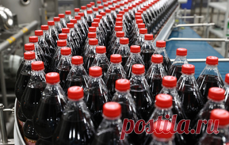 Роскачество нашло в коле высокое содержание ортофосфорной кислоты и микроорганизмов. В организации подчеркнули, что ни в одном из исследованных товаров не обнаружены потенциально опасные вещества, такие как диметилфталат, диметилтерефталат, диэтилфталат, дибутилфталат и диоктилфтала