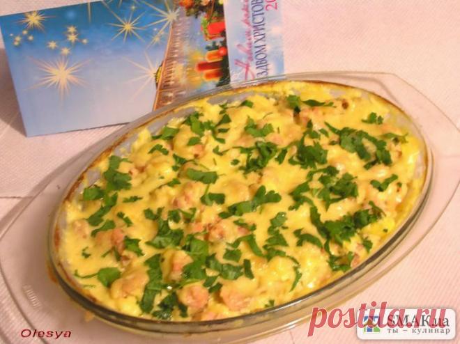 Запеканка с семгой и яично-сырной заливкой.