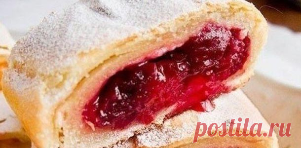 Австрийский штрудель с вишней и яблоками