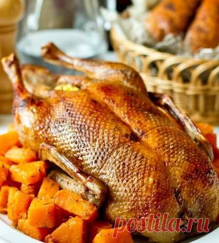 УТКА, ЗАПЕЧЕННАЯ С ЛИМОНАМИ И ТЫКВОЙ