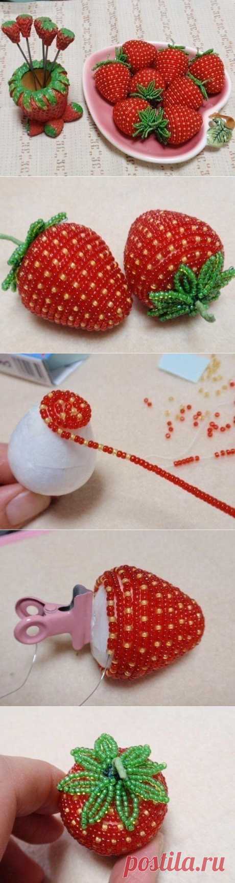 клубничка из бисера
