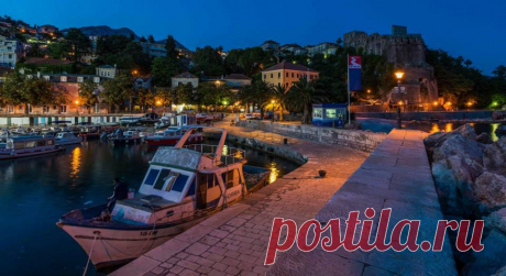 (4) Olga Vasilevskaya
Herceg Novi