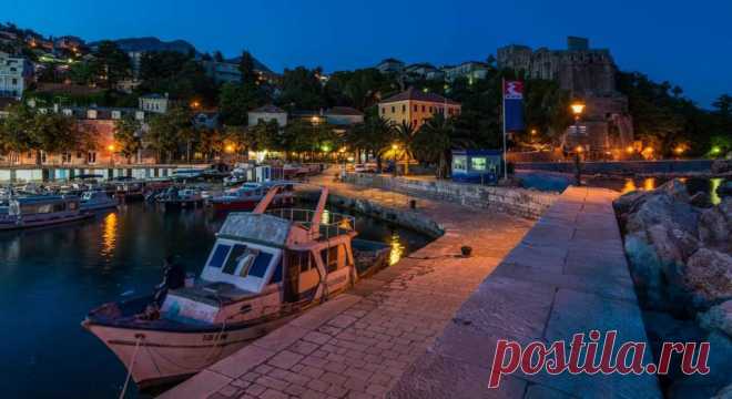 (4) Olga Vasilevskaya
Herceg Novi
