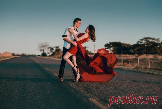 Подборка идей на День Влюбленных: как провести время В этот день можно легко признаться в любви, приготовить сюрприз своей второй половинке или даже сделать предложение. Воспользуйтесь списком идей - от классических до необычных!