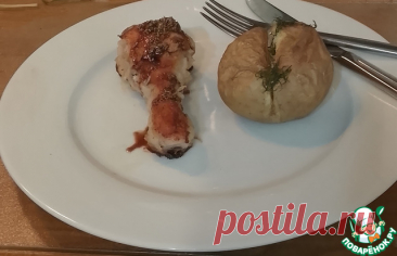 Курица с имбирём, орегано и медом. Хрустящие куриные ножки подаются в остром медовом соусе с орегано и имбирём. Лайм добавляет пикантную цитрусовую нотку. В целом, подаваемое с любым гарниром (в моем случае это - печёный картофель) это блюдо послужит сытным и вкусным обедом для вас и ваших близких.