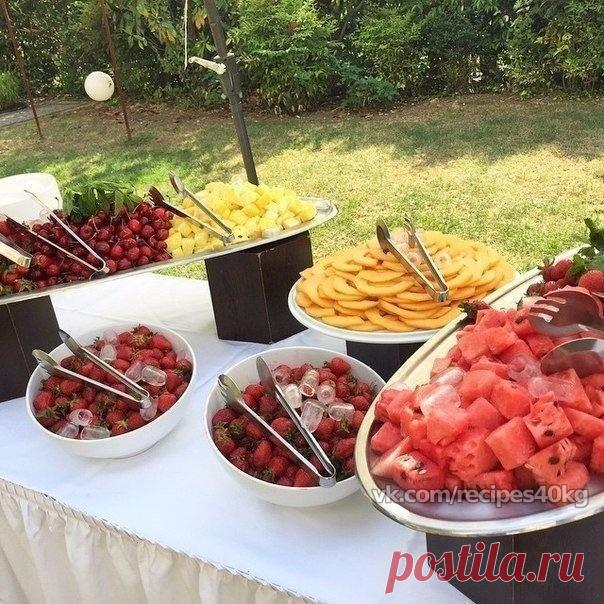 Идеальный праздничный стол😍😍😍 / Всё за еду!