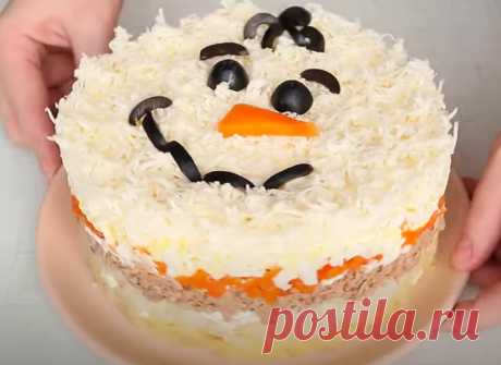 Слоеные салаты на Новый год 2022: рецепты с фото - простые и вкусные
