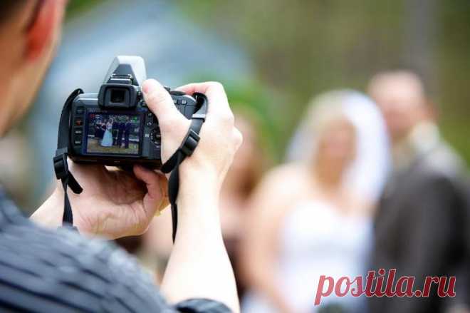 Можно ли человека фотографировать без его согласия? Многие люди предпочитают приобретать качественную фототехнику, используемую для фотографирования разных достопримечательностей, родственников и даже посторонних людей. Нередко такие действия вызывают ...