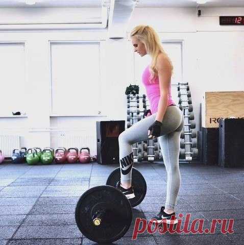 Знаете, за что я больше всего люблю силовой тренинг? Даже не за то, что он помогает обрести крепкие круглые ягодицы и идеальную фигуру, а за / Женская работа