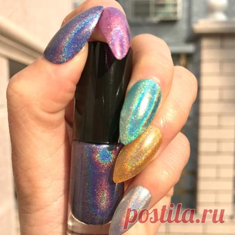 Голографический лак для ногтей