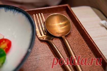 Пьяный мужчина проглотил ложку и пять месяцев считал это сном
