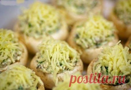 шеф-повар Одноклассники: Шампиньоны с курицей и сыром.