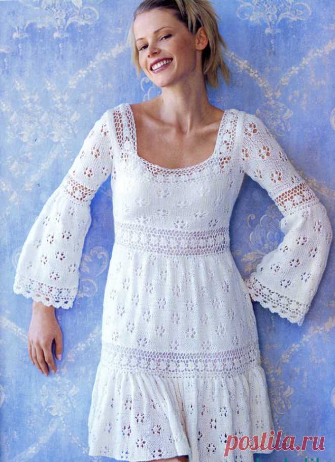 Ажурное платье спицами с расклешенным рукавом - Схема вязания