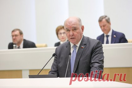 В России отреагировали на планы построить немецкий танковый завод на Украине. Планы построить немецкий танковый завод на территории Украины говорят о продолжении эскалации военного конфликта. Так на идею оружейного концерна Rheinmetall в разговоре с «Лентой.ру» отреагировал председатель комитета Совета Федерации по международным делам Григорий Карасин.