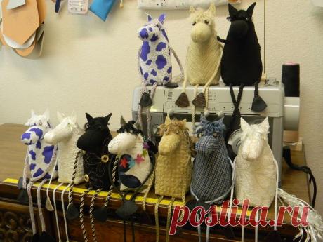 Шьём коника МК .