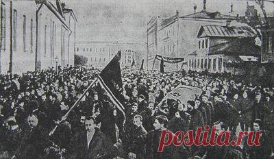 Свобода и вольность 30 октября 1905 года вышел царский манифест о свободах. Манифест гарантировал народу свободу печати, собраний и вероисповеданий, а также прочие права, незнакомые россиянам. Пламенные революционеры был…