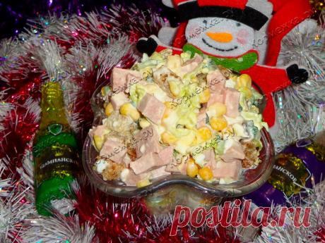 Салат с пекинской капустой, колбасой и сухариками - Кормежка.ру