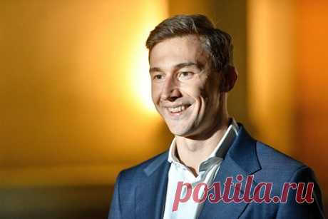 10-летний шахматист обыграл гроссмейстера Карякина. 10-летний шахматист Матвей Юрасов одержал победу над гроссмейстером Сергеем Карякиным в сеансе одновременной игры. Партия состоялась в рамках международного турнира «Шахматные звезды» в подмосковном «VEGAS Крокус Сити» и продолжалась сорок ходов. Карякин играл белыми фигурами.