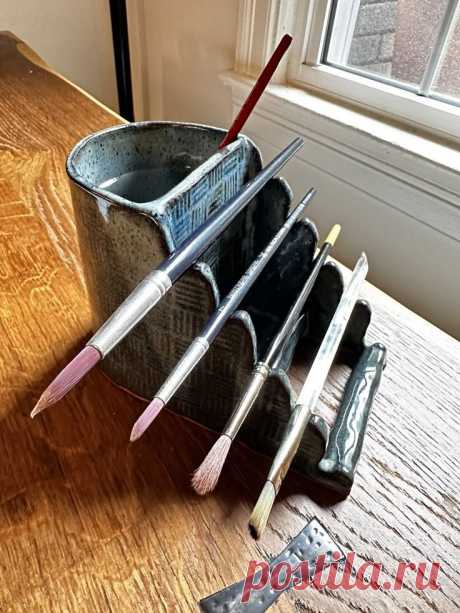ceramic Brush Keeper