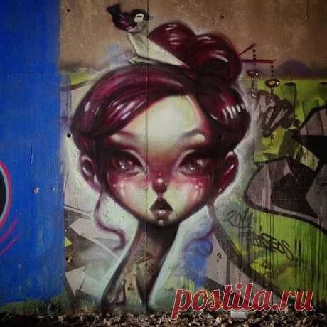 Ayer en Málaga 💙
Cuando no tienes tonos piel, buenos son unos verdes y unos rositas
Yesterday in Malaga
#streetartmalaga #streetart #urbanart #muralart #ilustracion#doodle #halloween #painting #illustration#graffitiporn #style#instalike #girl#artgallery#contemporaryart#Málaga#lowbrow#popsurrealism#cool #GRAFFITI #artwork#handmade  #instaartist  #drawing#TV_streetart #aintzanecruceta