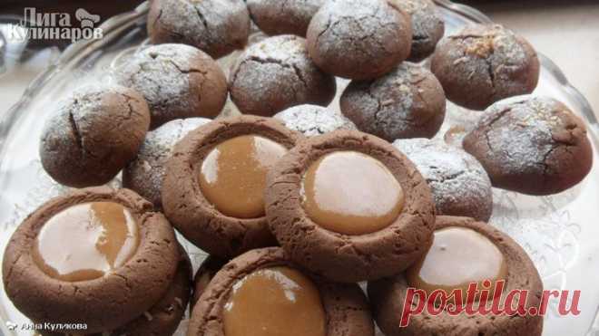 ШОКОЛАДНОЕ ПЕЧЕНЬЕ С КОНФЕТАМИ КОРОВКА