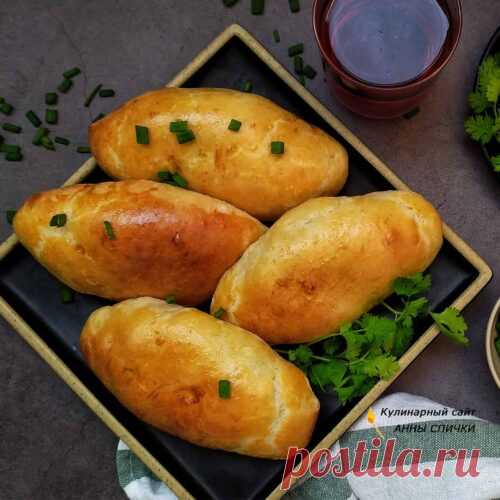 Пирожки с луком и яйцом в духовке из дрожжевого теста