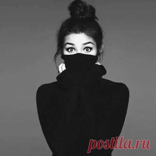 Нарциссизм у женщин: признаки и психологические причины