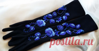 Делаем на длинных перчатках декор под гжель Предлагаю вашему вниманию мой первый мастер-класс :) Будем декорировать длинные женские перчатки узором под гжель при помощи бисера и стразов. Хочу вас убедить, что гжель — это не только старина,…
