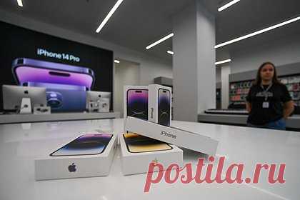 США ограничили экспорт смартфонов и бытовой техники в Россию. Минторг США расширил запрет экспорта в Россию смартфонов дороже 300 долларов и бытовых кофемашин. Об этом говорится на сайте ведомства. Из текста документа следует, что ограничения коснутся 276 кодов товарной номенклатуры. Под ограничения попали кондиционеры стоимостью 750 долларов в США.