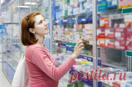 Дешёвые рецепты. Как можно нестандартно применить простые аптечные средства
Копеечные препараты, которые продаются в каждой аптеке, легко могут заменить дорогостоящие лекарства.
Перекись водорода
Всем известное дезинфицирующее и дезодорирующее средство может быть полезно…