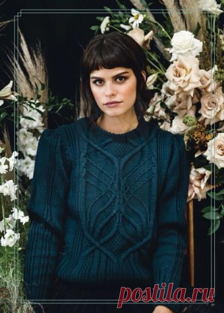 #пуловерспицами Nightingale (Соловей) by Norah Gaughan

Описание
Размеры: 1 (2, 3, 4, 5) 
Окончательный размер окружн.бюста: 81 (91, 102, 112, 122) см –  с 0-5 см  положительной легкостью  на свободное облегание
Модель имеет бюст 86 см , рост 165 см  и носит размер пуловера 2. 
Пряжа: Quince & Co. Lark  (камвольный вес; 100% шерсть; 123 м / 134 Ярда на 50 г мотка) 
9 (10, 12, 14, 15) мотков 
Плотность: 20 пт. & 28 рядов = 10 см чулочной вязкой на спицах 4.5 мм после блокир...