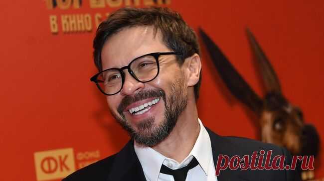 Компания актера Деревянко задолжала почти 700 тысяч рублей