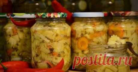 Хит сезона: Кабачки "Как грузди" – шикарная закуска на Зиму #заготовкиназиму Автор рецепта Людмила Попова Хит сезона: Кабачки "Как грузди" – шикарная закуска на Зиму #заготовкиназиму - пошаговый рецепт с фото. Всем привет! Предлагаю приготовить закуску на зиму: Маринованные кабачки "Как грибы". Такая заготовка на зиму просто обязательна к приготовлению! Она ещё хороша и тем, что для её приготовления можно использовать кабачки совершенно любой степени зрелости. Рецепт очень простой.