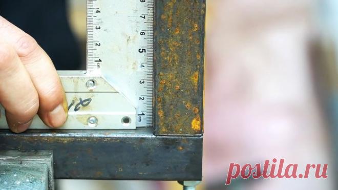 Надежное разборное соединение профильной трубы под прямым углом без сварки | Сделай Сам - Своими Руками | Пульс Mail.ru Собирать металлоконструкции из профильной трубы можно и без использования сварочного аппарата. Для этого применяются закладные элементы и болты,...