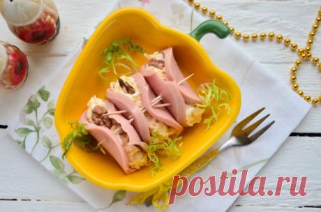 Рулетики из колбасы с сыром и чесноком: рецепт с фото пошагово