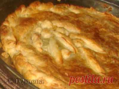 Пирог из слоеного теста с яично-луковой начинкой