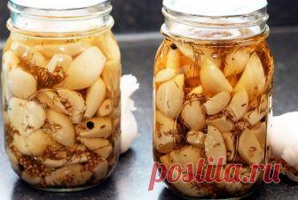 Чесночная настойка для чистки сосудов, тибетский рецепт В современном западном обществе принято считать, что на Востоке о здоровье и правильном лечении знают гораздо больше. Ведь мудрость передается уже давно из поколения в поколение. Как по древнему тибетскому рецепту можно почистить сосуды чесноком? Тибетский рецепт очищения сосудов насчитывает не один век. Но вот западному миру этот рецепт стал известен относительно недавно. С возрастом сосуды изнашиваются и это факт. П...