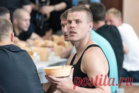 В СПЧ отреагировали на слова Кокорина о пользе тюрьмы. Член Совета по правам человека при президенте РФ Ева Меркачева отреагировала на слова российского форварда кипрского «Ариса» Александра Кокорина о пользе тюрьмы для мужчин. Она отметила, что Кокорин отбывал наказание в хороших условиях. «Я была у него в колонии, в камере. Все там было благополучно», — заявила она.