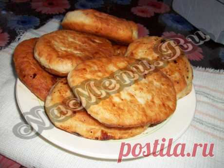 Жареные пирожки (постные) Рецепт постных, но очень вкусных, воздушных и сытных пирожков с начинкой, жареных на сковороде. Рекомендуем к исполнению начинающим хозяюшкам.