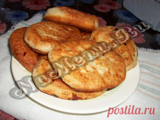 Жареные пирожки (постные) Рецепт постных, но очень вкусных, воздушных и сытных пирожков с начинкой, жареных на сковороде. Рекомендуем к исполнению начинающим хозяюшкам.