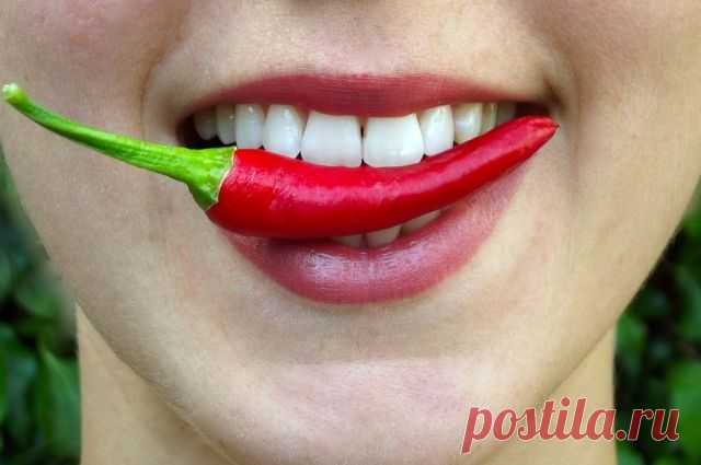 Ужин перед сном. 7 продуктов, которые можно есть на ночь  1. Ягоды
Все ягоды содержат полезные вещества и витамины.
Абрикосы, смородина, клубника, виноград, ежевика, малина, малина и черника – всё это очень полезно есть вечером.
2. Цитрусовые
Цитрусовые - отличный выбор для ужина.
Лимон, апельсин, лайм и грейпфрут – все они помогают бороться с чувством голода.
3. Обезжиренный творог