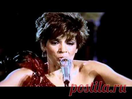 ▶ Shirley Bassey - Diamonds Are Forever (1987 Live in Berlin) - YouTube