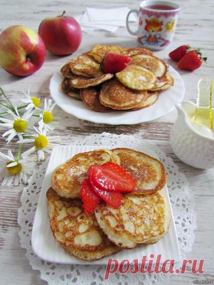 Манные блинчики с яблоками