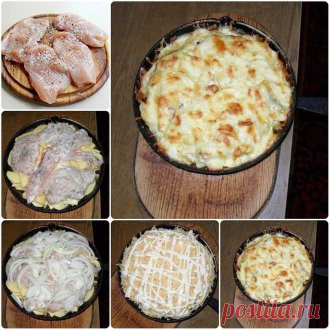 Картошка по-королевски 🤩

Ингредиенты: 
- 1 кг сырого картофеля 
- 1 большая луковица 
- 400 г куриного филе 
- 200 г твердого сыра 
- соль 
- перец по вкусу 
- 3 столовых ложки подсолнечного масла.

Приготовление: 
В первую очередь занимаемся мясом, для этого нам потребуется небольшой кусочек филе, примерно 400 грамм 
Отбиваем филе на разделочной доске при помощи молоточка. Лучше отбивать большими зубцами, так как маленькие рвут мясо. 
После того как мы слегка отбили мяс...