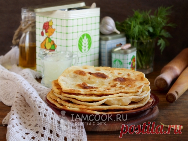 Лепёшки на сыворотке на сковороде — рецепт с фото Простейшие тонкие лепешки подавайте вместо хлеба к первым блюдам и вприкуску с чаем.