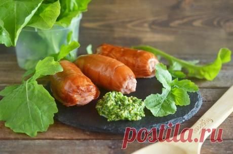 Сосиски-гриль с соусом песто из руколлы - пошаговый рецепт с фото на Повар.ру