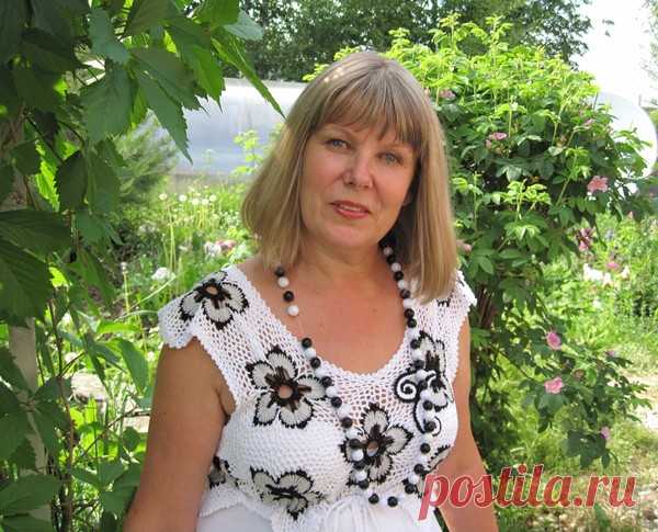 Сарафанчик с вязанным декором и пример использования мотивов для декора одежды 
Сарафан 