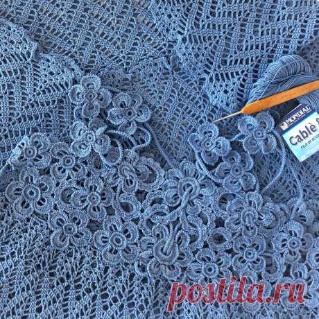 Вязаные цветы - простой и красивый способ декора (примеры моделей бренда Oscar de la Renta) | Вязание крючком с Захарченко Ольгой | Дзен