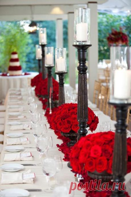 red and white reception wedding flowers